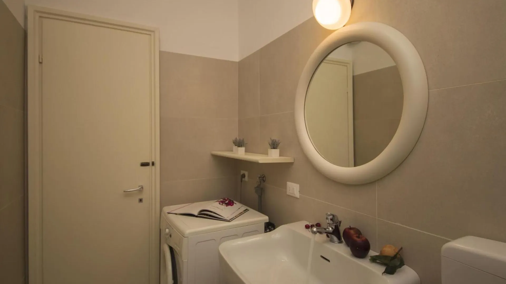 Rododendro Rosso - Happy Rentals Ispra 0*,  Italy