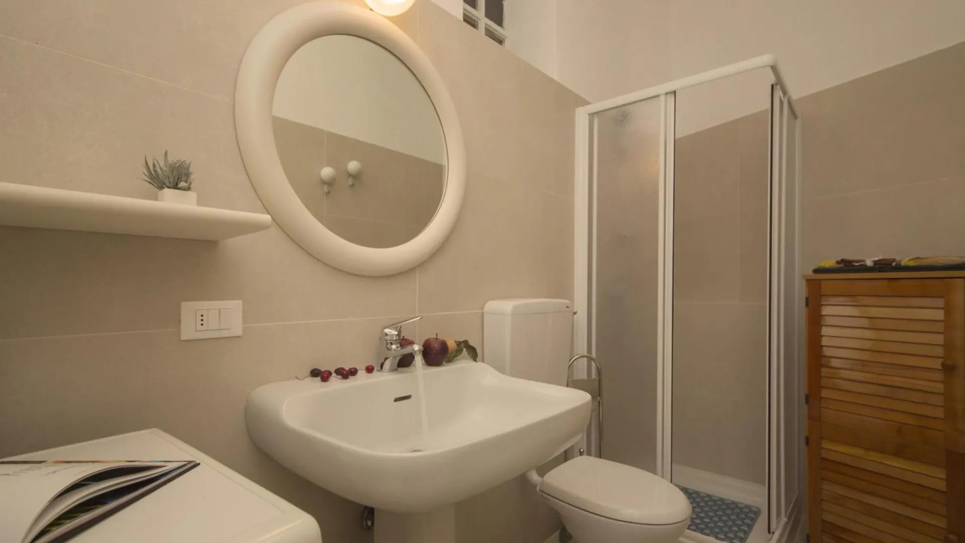 Apartment Rododendro Rosso - Happy Rentals Ispra Italy