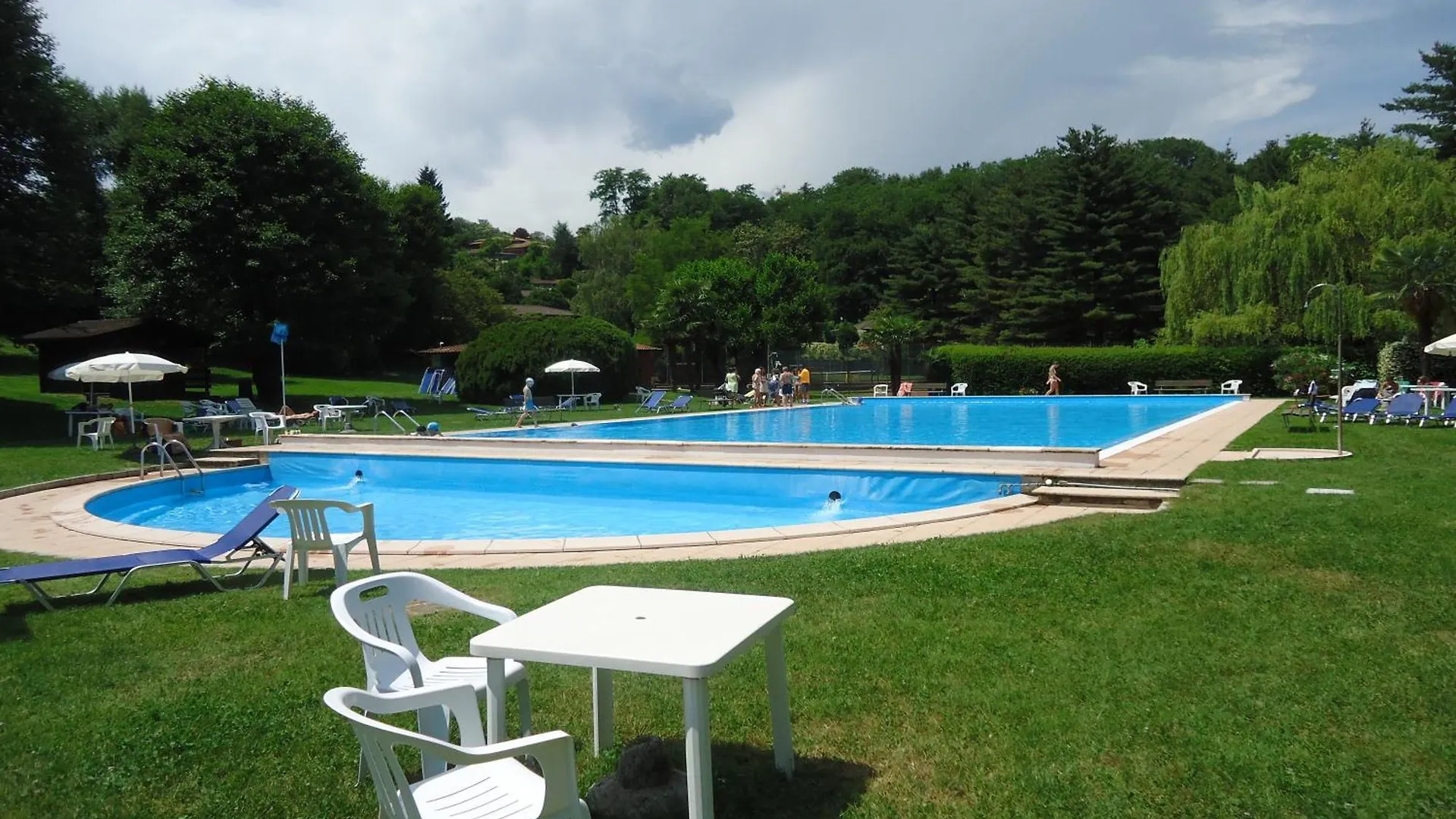 Apartment Rododendro Rosso - Happy Rentals Ispra Italy