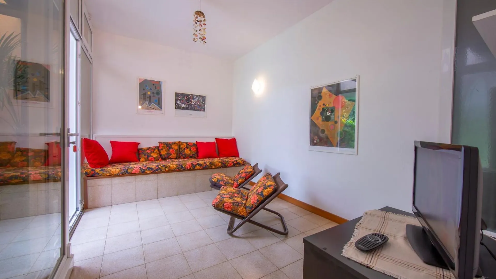 Rododendro Rosso - Happy Rentals Ispra Apartment