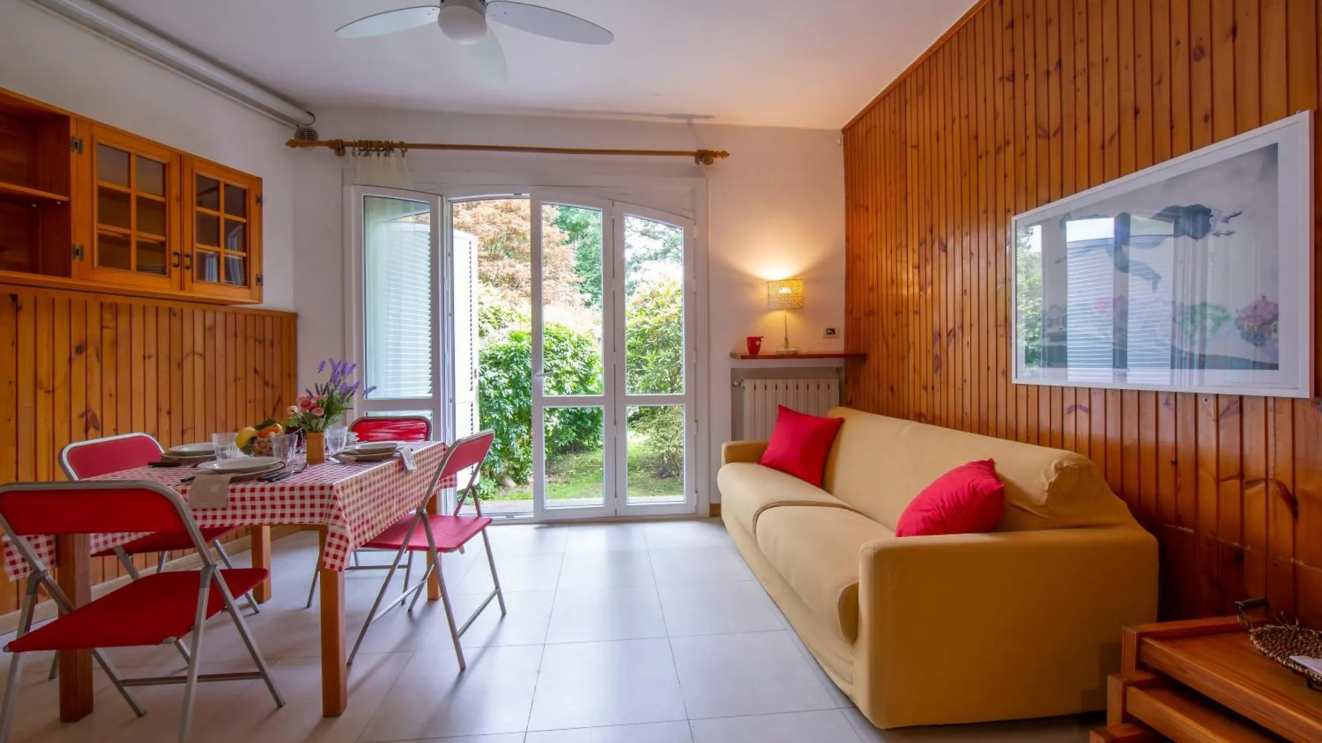 Rododendro Rosso - Happy Rentals Ispra Apartment