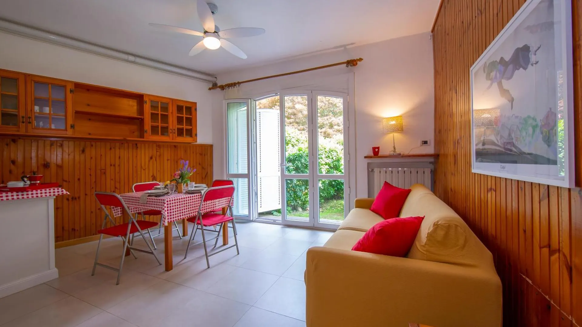 Rododendro Rosso - Happy Rentals Ispra