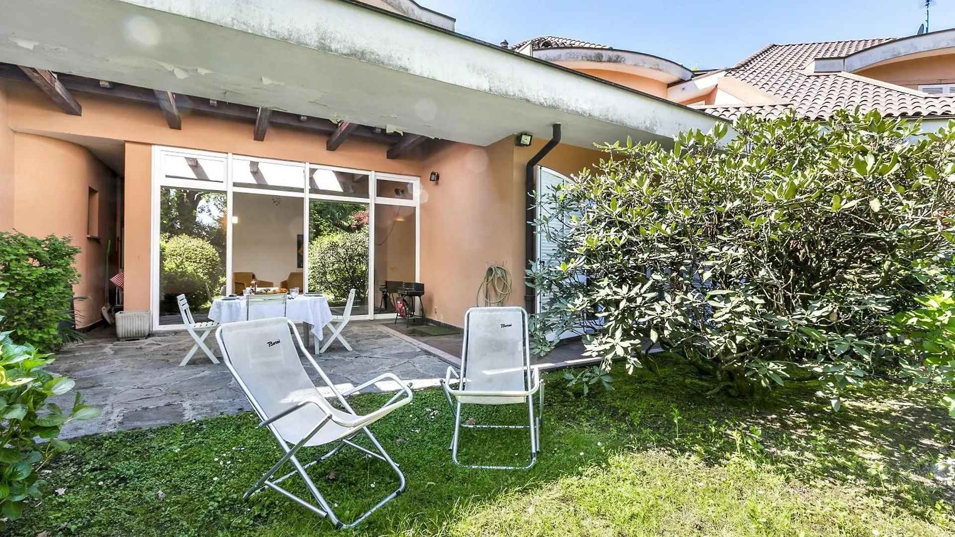 Rododendro Rosso - Happy Rentals location