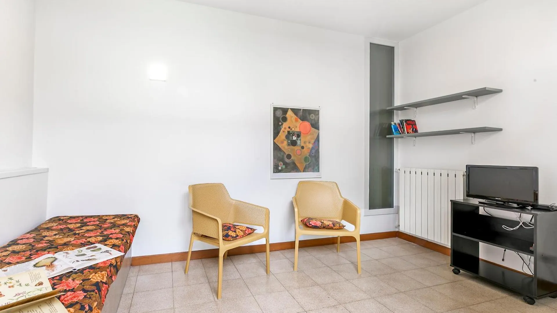 Rododendro Rosso - Happy Rentals Ispra Italy
